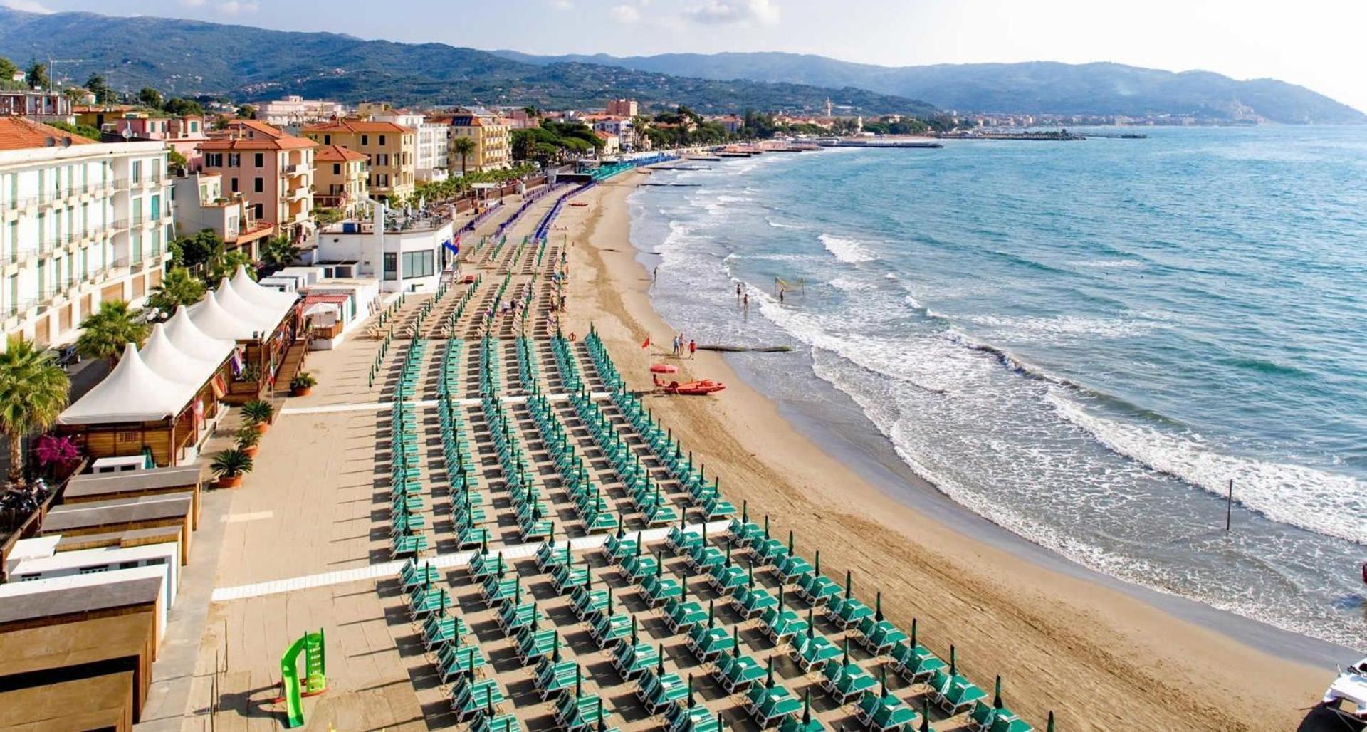 Casa Bisou Italia Wifi Et Parking Free Privato Villa Diano San Pietro Eksteriør bilde